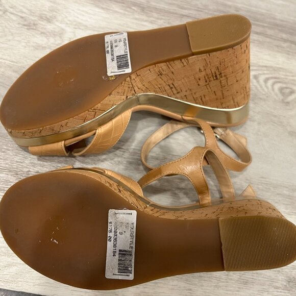 Arnold Churgin Tan Platform Sandals 9.5 Leather Upper Never Worn - Picture 3 of 5